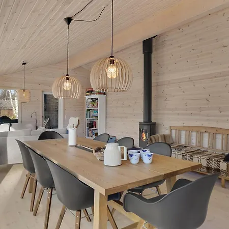 4 Bedroom In Holiday home *