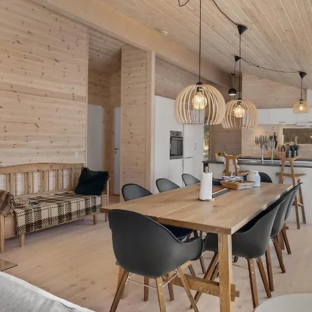 4 Bedroom In Holiday home Hojby