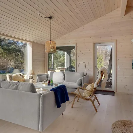 Holiday home 4 Bedroom In Hojby
