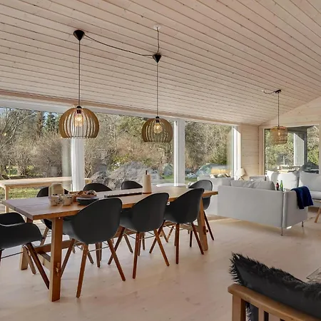 4 Bedroom In Holiday home *