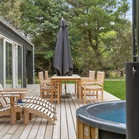 Holiday home 4 Bedroom In