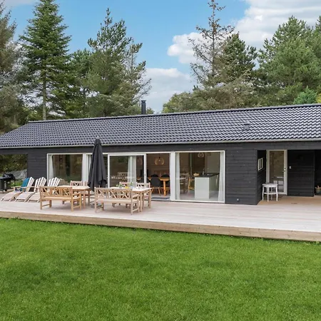4 Bedroom In